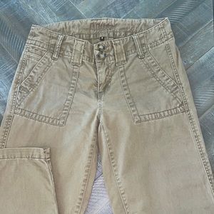 Kut from the Kloth size 2 tan crop capris
